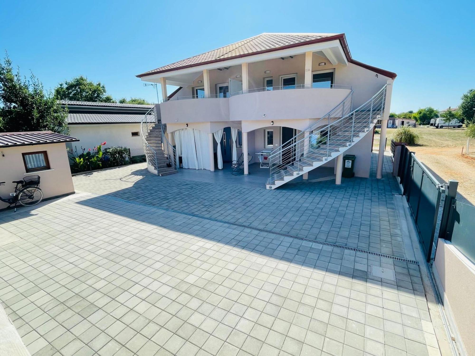New Apartments Miya - Peroj Beach Esterno foto